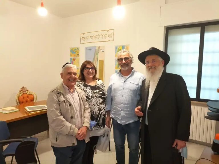 Visita del Rav Avraham Hazan alla sede della CASA DI AVRAHAM di Trani (BT). Con Domenico Lamastra, Maria Rosa De Paolo ed il dr. Vittorio Malcangi, direttore della Casa di Avraham.