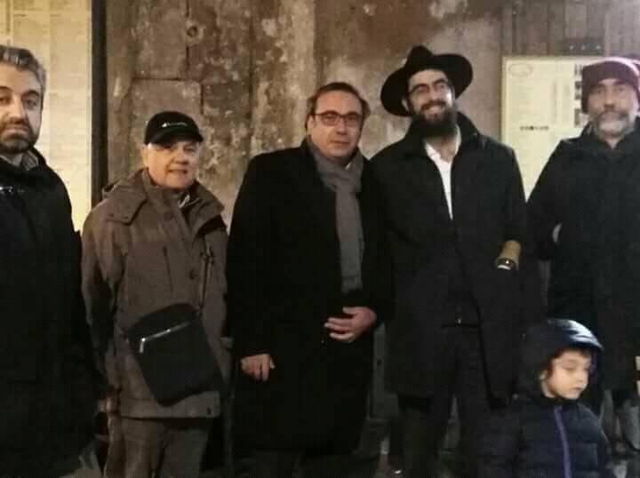 Il Morè Yisrael Dovid Bar Avraham Delle Donne con alcuni allievi ed il Rav Israel Piha al Ghetto Ebraico di Roma.